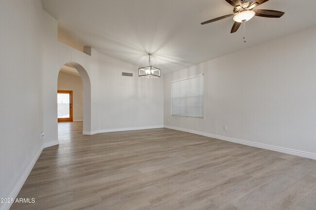 Building Photo - 9859 W Potter Dr