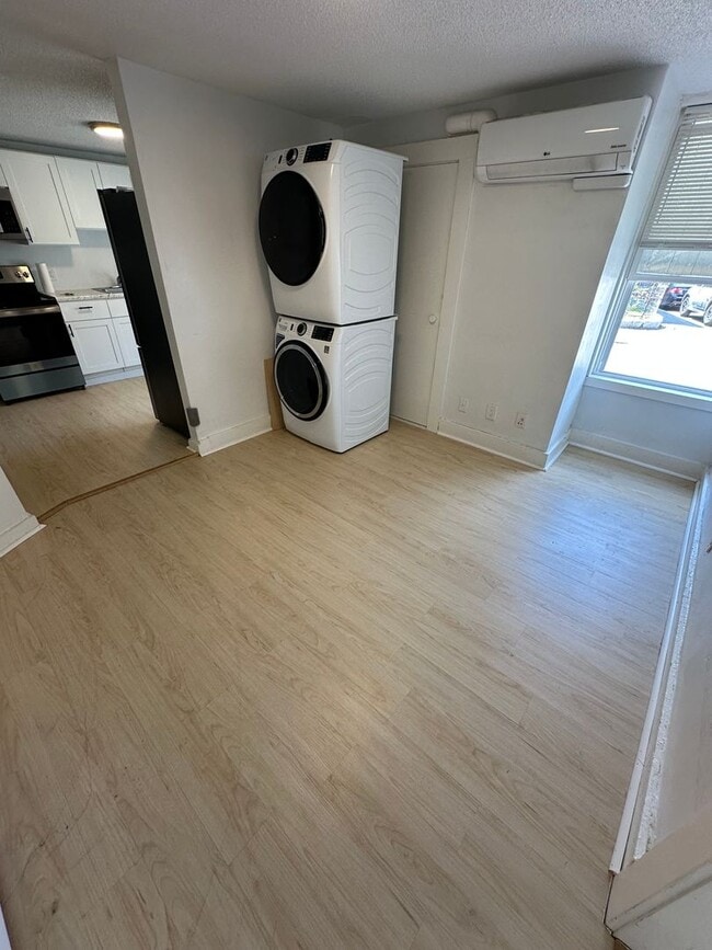 Building Photo - 1 bed unit in Waltham available in 6/1