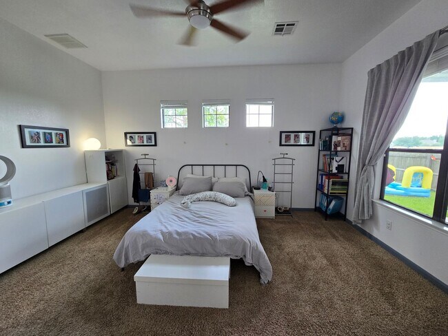Building Photo - 15417 Meadow Pass