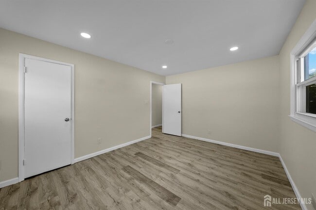 Building Photo - 41 Herbert Ave
