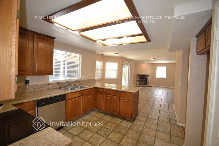 Building Photo - 238 Wren Dr