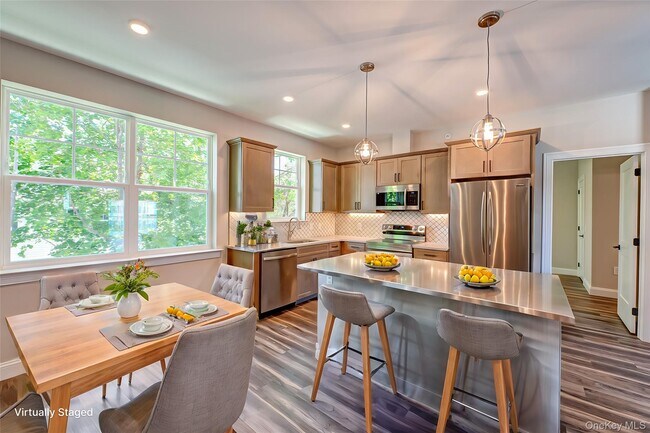 Building Photo - 1 Conklin St