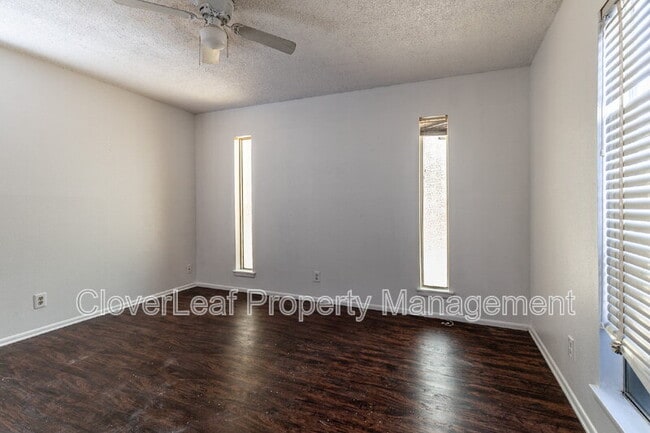 Building Photo - 13006 El Marro St