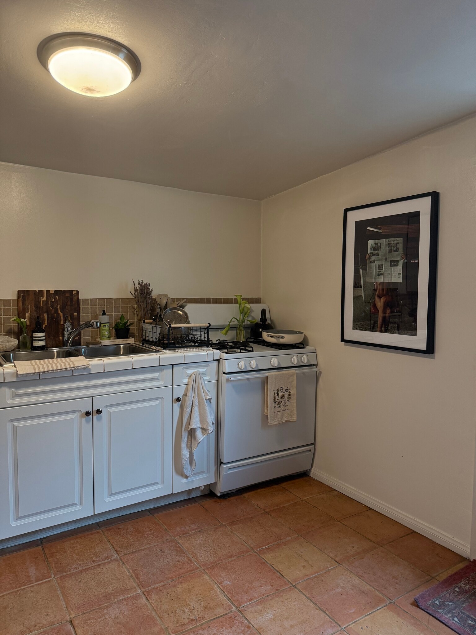 Kitchen - 922 Milwood Ave