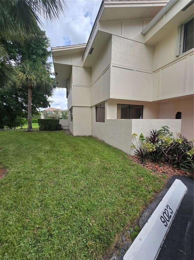 Building Photo - 9023 NW 38th Dr
