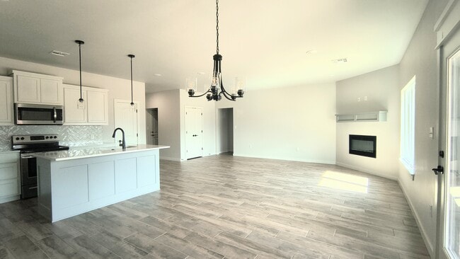 Building Photo - 1215 Sierra Ln