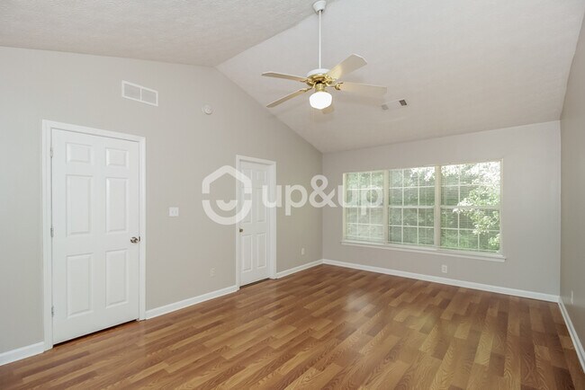 Building Photo - Fantastic 4bd/2.5ba home! Let yourself in!