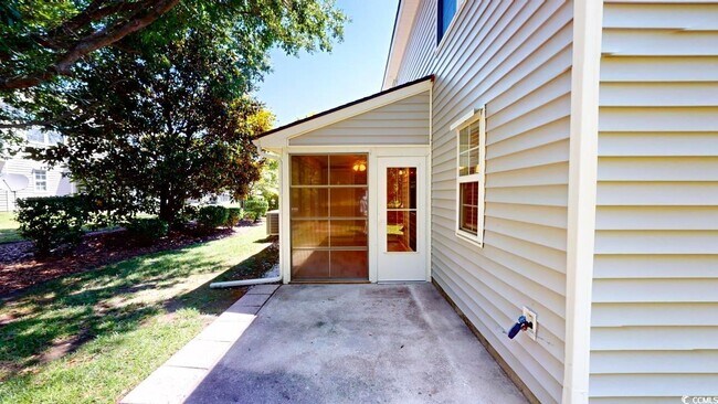 Building Photo - 1000 Pembroke Ct