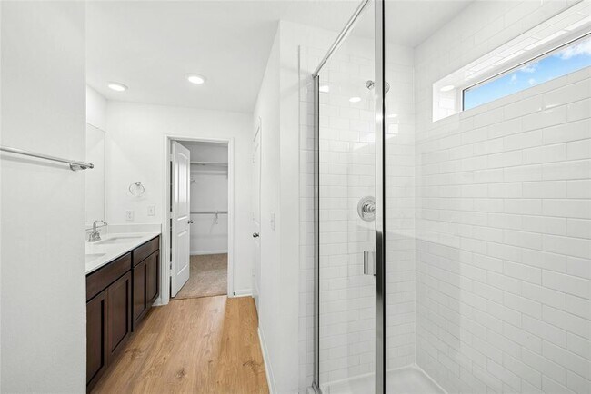 Building Photo - 412 Brody Ln