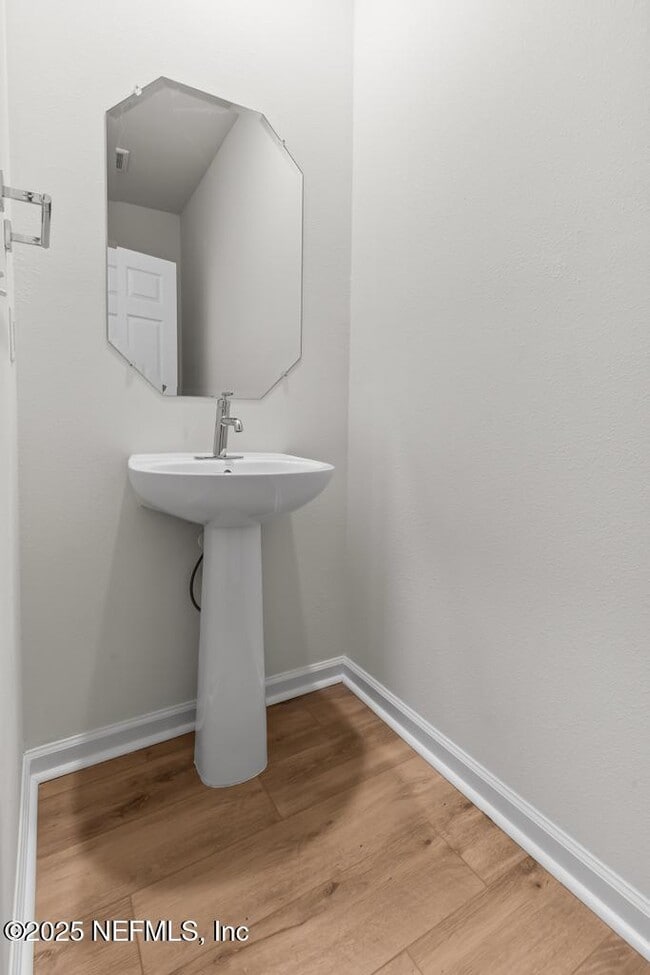 Building Photo - 125 Beach Palm Ct