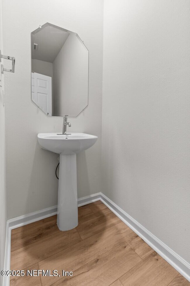 Building Photo - 125 Beach Palm Ct