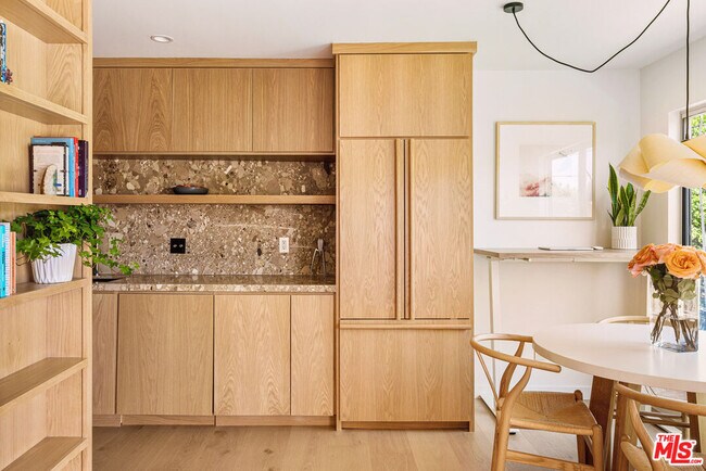 Building Photo - 9061 Keith Ave