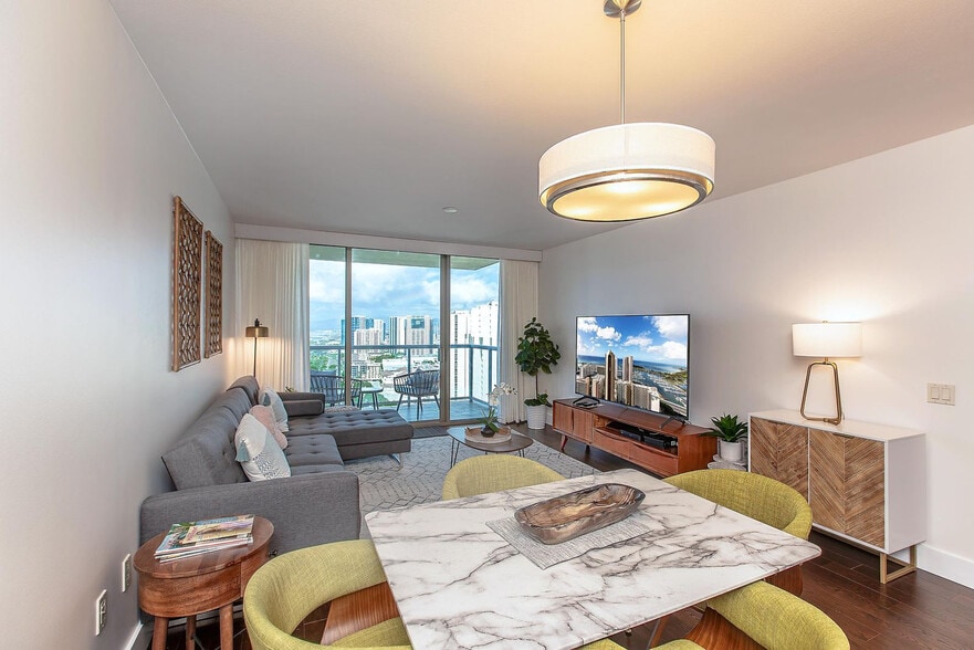 Building Photo - 1551 Ala Wai Blvd