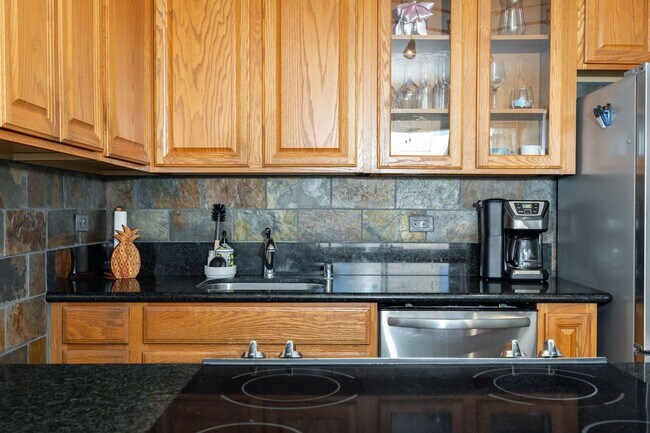 Building Photo - Mokuleia Sands #501 – Furnished 1BR/1BA | Ocean Views | Available Now