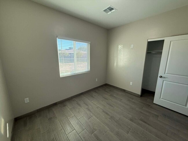 Building Photo - 803 N Van Alstine St