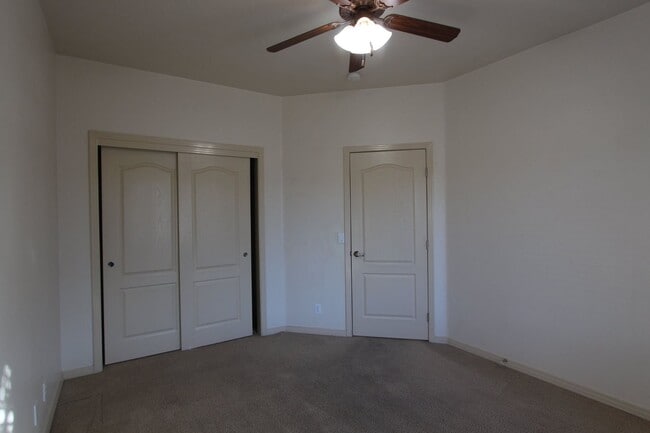 Building Photo - 4 Br, 3 Car Garage - Stone Gate at Seven H...