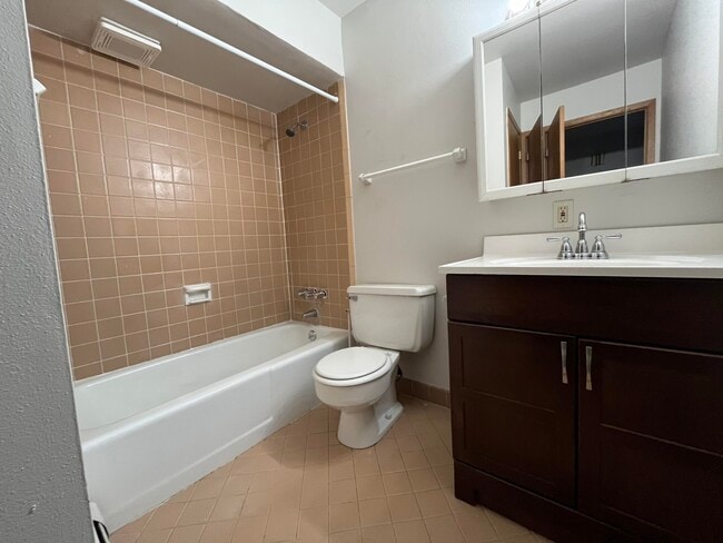 Building Photo - 3809 S 35th St