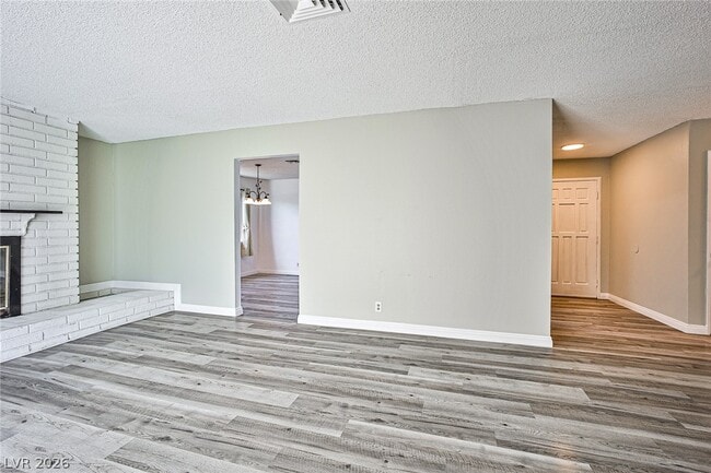 Building Photo - 1320 Robin St