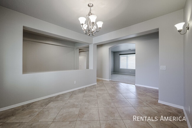 Building Photo - 3173 E Canyon Way