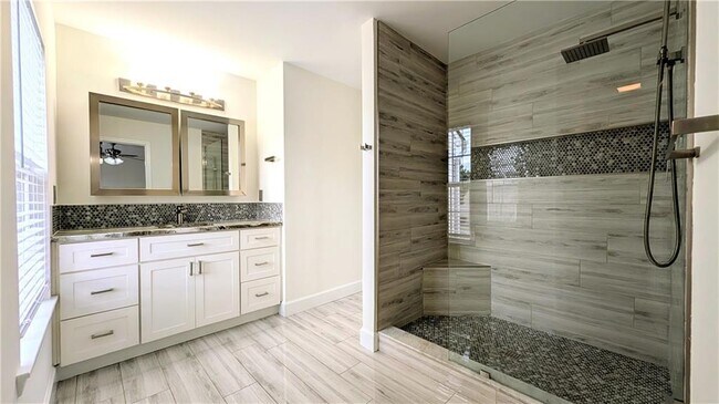 Building Photo - 521 Windstone Trail