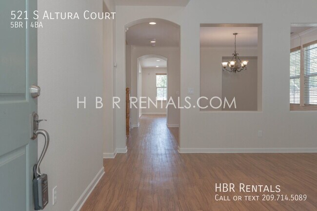 Building Photo - 521 S Altura Ct