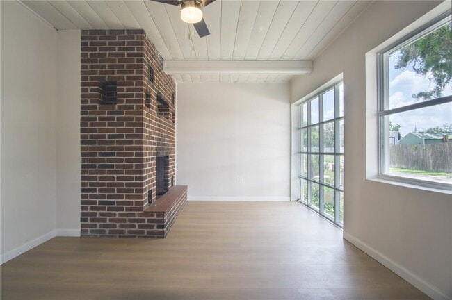 Building Photo - 37701 Primo Dr