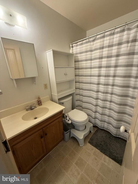 Building Photo - 216 Main St