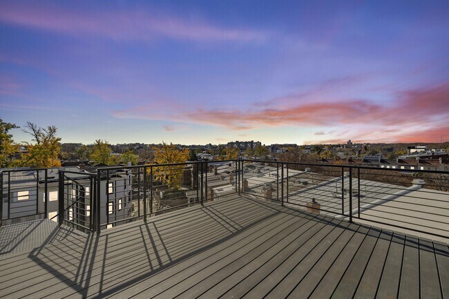 Building Photo - 1242 Quincy St NW
