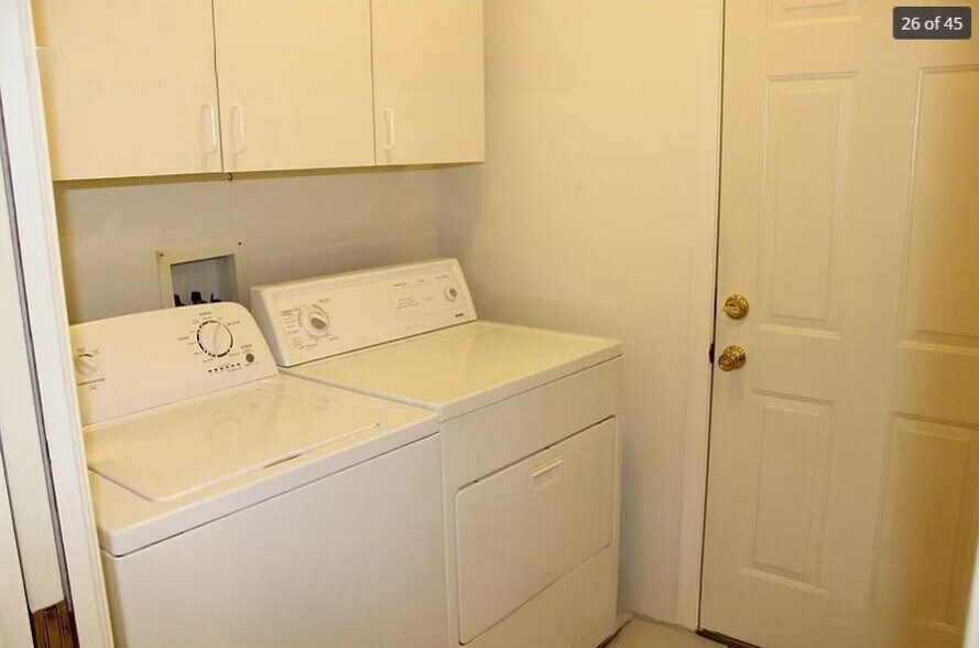 Building Photo - 8101 Setters Point Dr