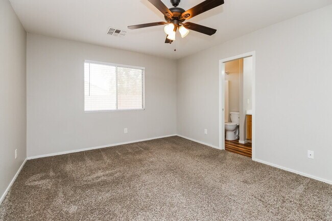 Building Photo - 4883 E Meadow Lark Way