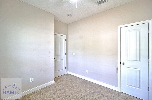 Building Photo - 147 Rimes Ave SE