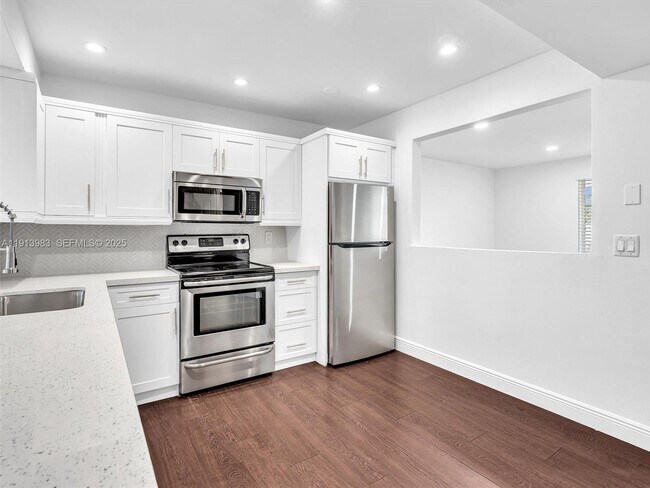 Building Photo - 4500 SW 42nd Terrace