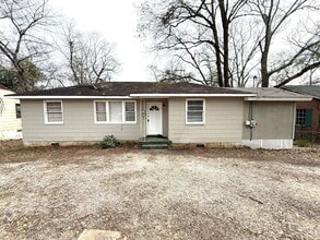 Building Photo - ** 3 Bed 2 Bath located off Zelda Road ** Call 334-366-9198 to schedule a self-tour