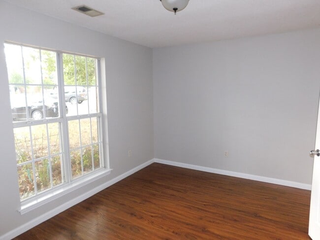 Building Photo - 5539 Bradley Dr