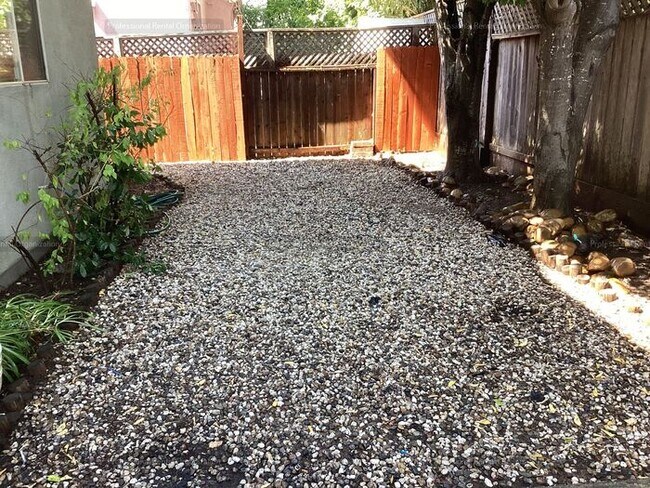 Building Photo - “Bright & Inviting Santa Rosa Home | Cathe...