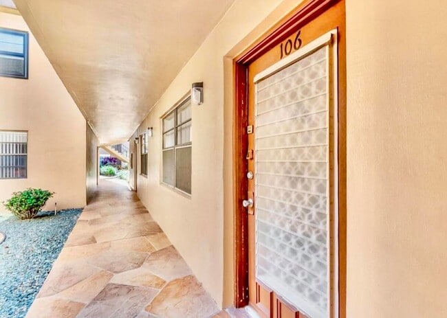 Building Photo - 106 Piedmont Way