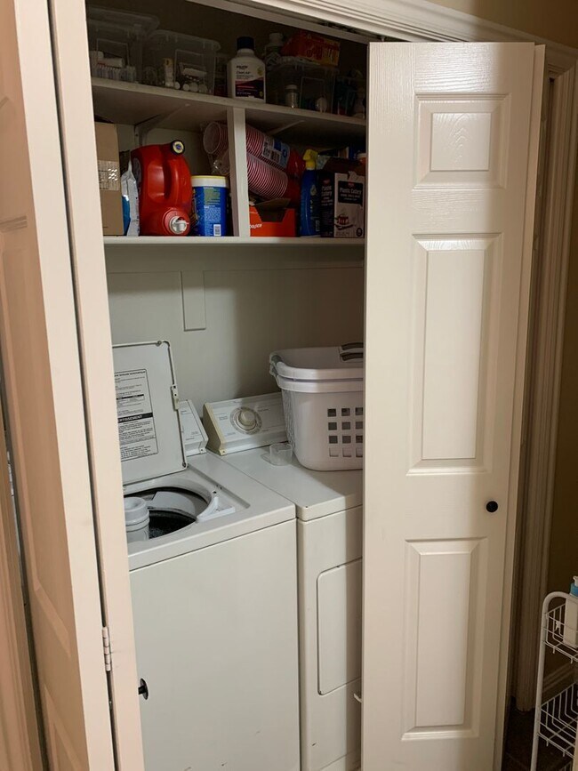 Building Photo - Beautiful 2 Bedroom Condo in North Orem