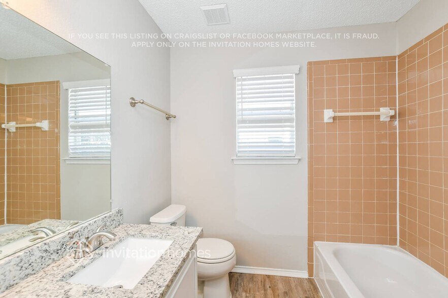 Building Photo - 205 Moss Dr