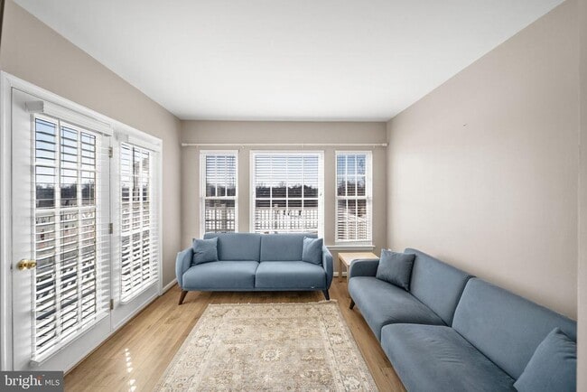 Building Photo - 6340 Cullen Pl