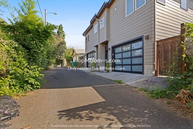 Building Photo - 4127 N Michigan Ave