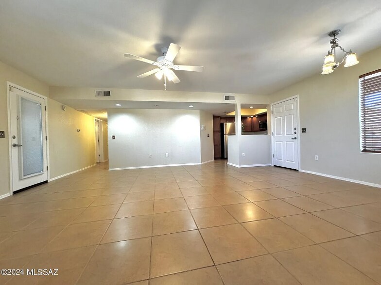 Building Photo - 7255 E Snyder Rd