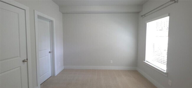 Building Photo - 3801 Oxford Cir