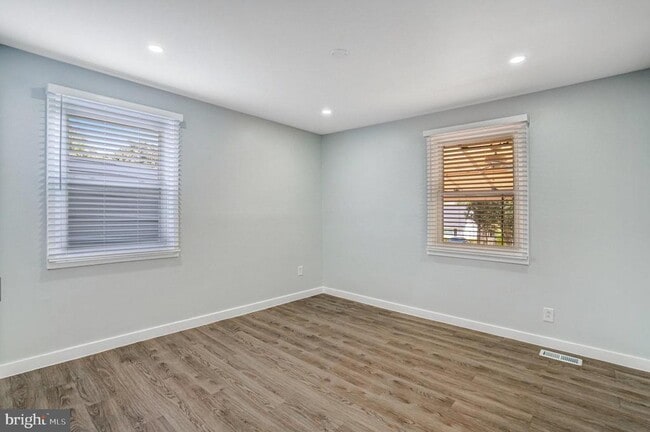 Building Photo - 3120 Chepstow Ln