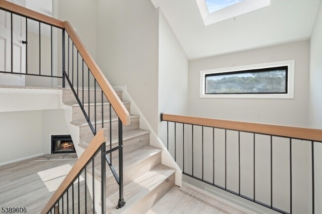 Building Photo - 160 Goldmine Ln