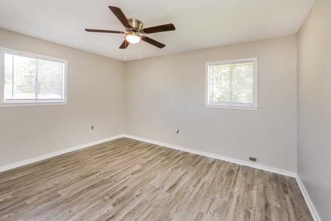 Building Photo - 9208 Marilyn Dr