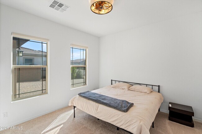 Building Photo - 10812 E Tesla Ave