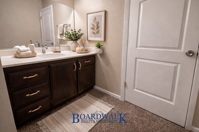 Building Photo - 661/663 N 980 W