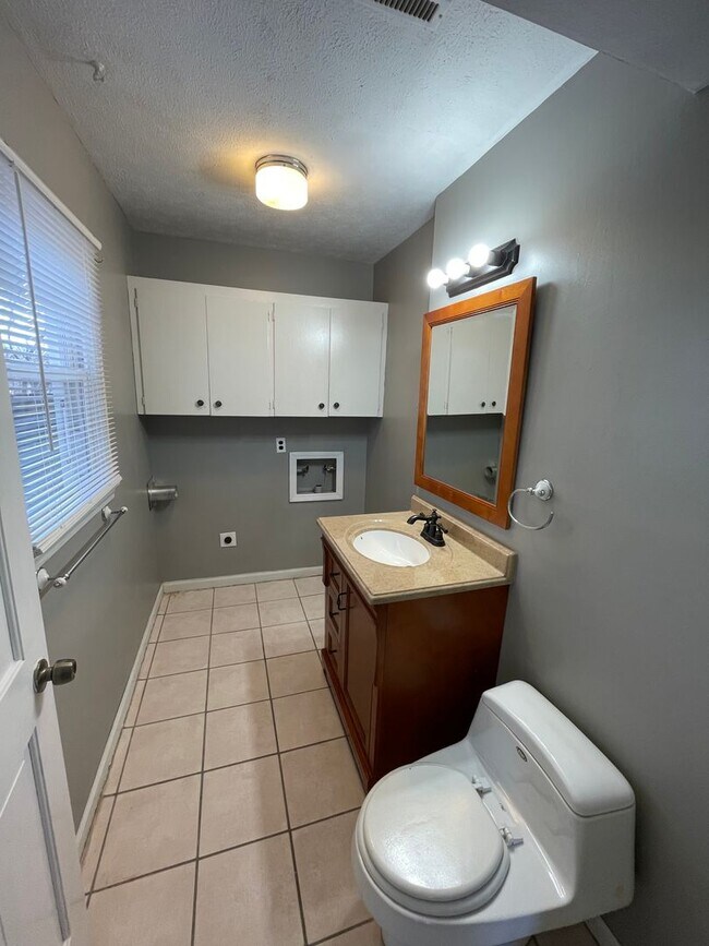 Building Photo - What a Beautiful home at 2500sq ft!  A cha...