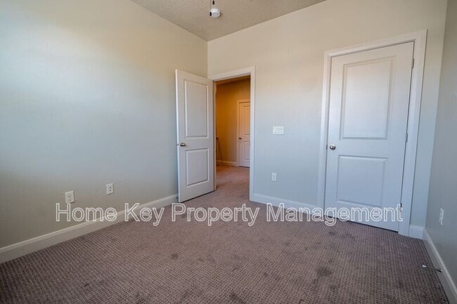Building Photo - 1184 E Bulloch St