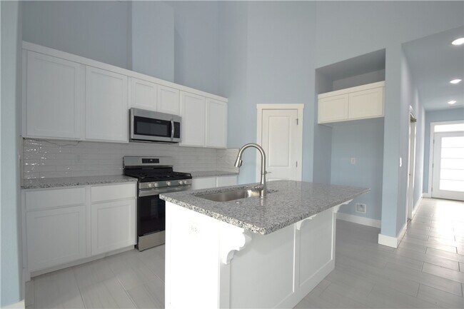 Building Photo - 550 Amethyst Rd